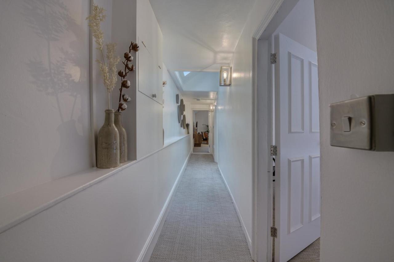 Beautiful Apartment On The Historic Rows Chester Exterior photo
