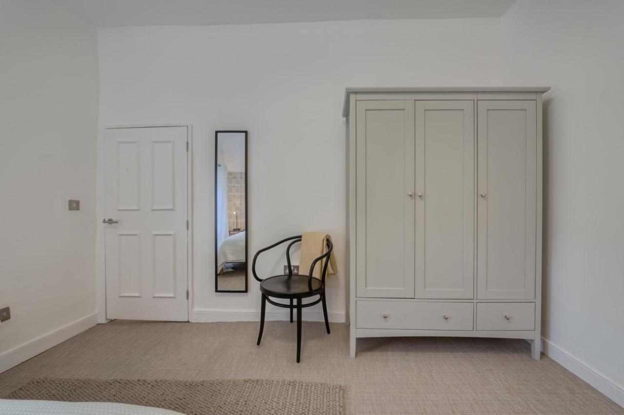 Beautiful Apartment On The Historic Rows Chester Exterior photo